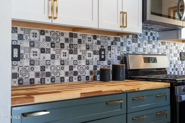 24360 Willow Pass Drive, Tehachapi, CA 93561