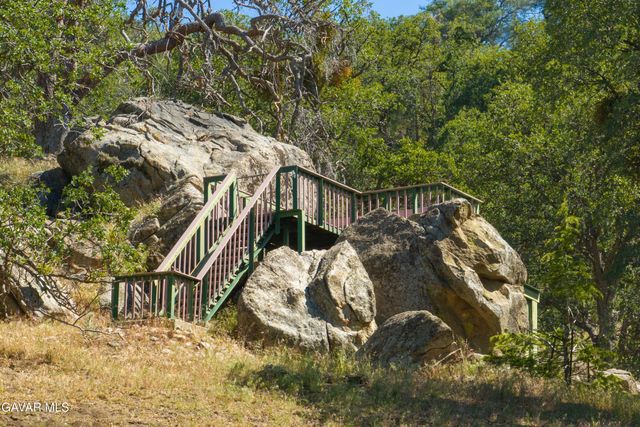 24360 Willow Pass Drive, Tehachapi, CA 93561