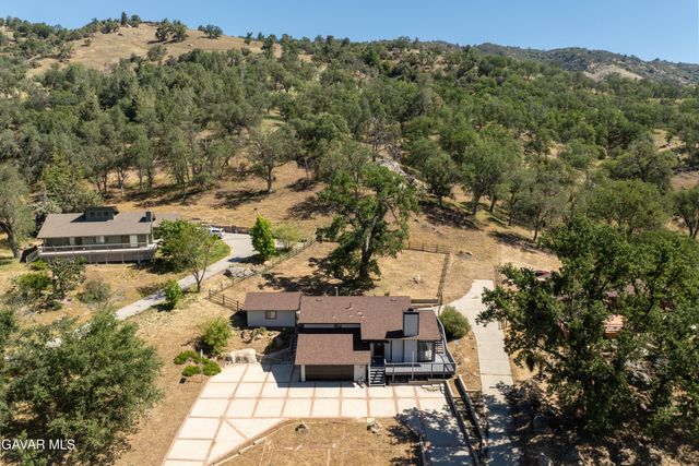 24360 Willow Pass Drive, Tehachapi, CA 93561