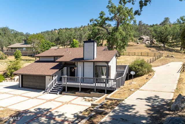 24360 Willow Pass Drive, Tehachapi, CA 93561