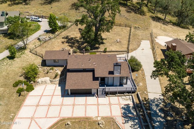 24360 Willow Pass Drive, Tehachapi, CA 93561