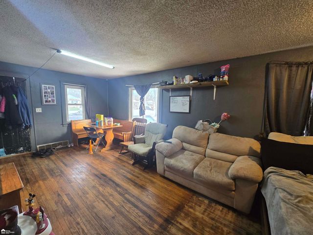 855 Victoria Avenue, Flint, MI 48507