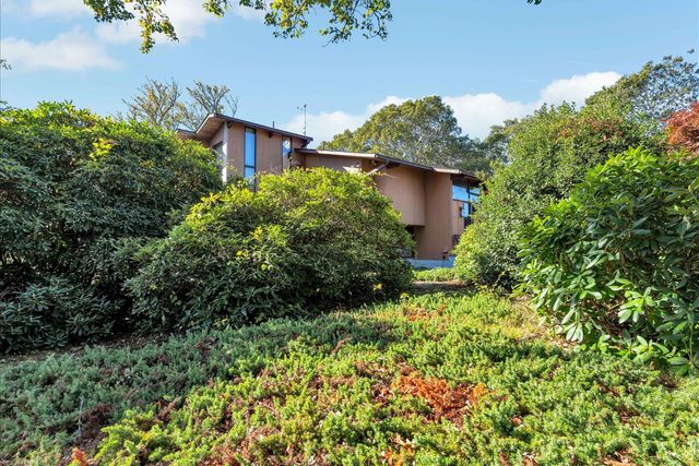 481 Lakeside Drive W, Centerville, MA 02632