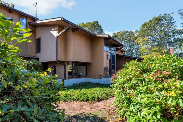 481 Lakeside Drive W, Centerville, MA 02632