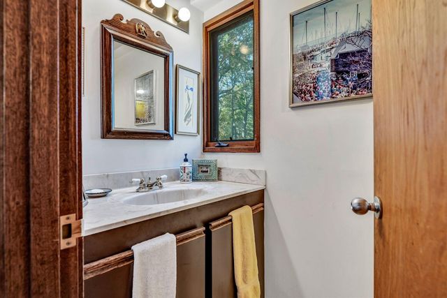 481 Lakeside Drive W, Centerville, MA 02632