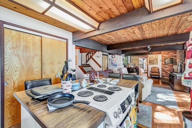 481 Lakeside Drive W, Centerville, MA 02632