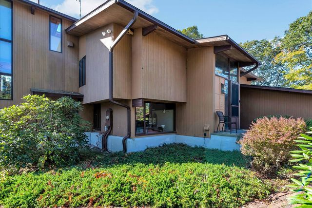 481 Lakeside Drive W, Centerville, MA 02632