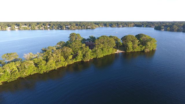 481 Lakeside Drive W, Centerville, MA 02632