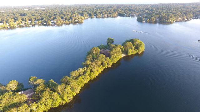 481 Lakeside Drive W, Centerville, MA 02632