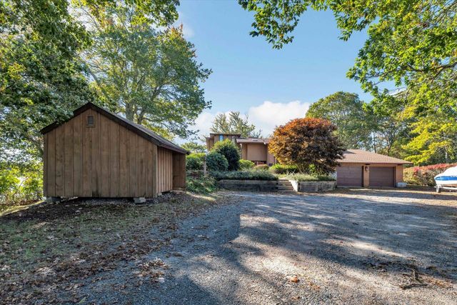 481 Lakeside Drive W, Centerville, MA 02632
