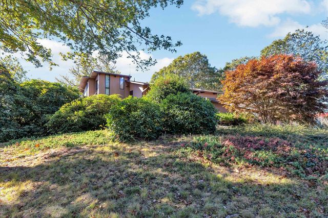 481 Lakeside Drive W, Centerville, MA 02632