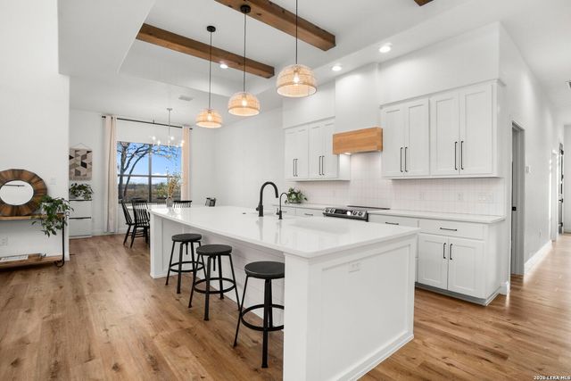 204 Oak Fields Dr.,, Floresville, TX 78114