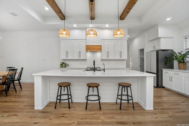 204 Oak Fields Dr.,, Floresville, TX 78114