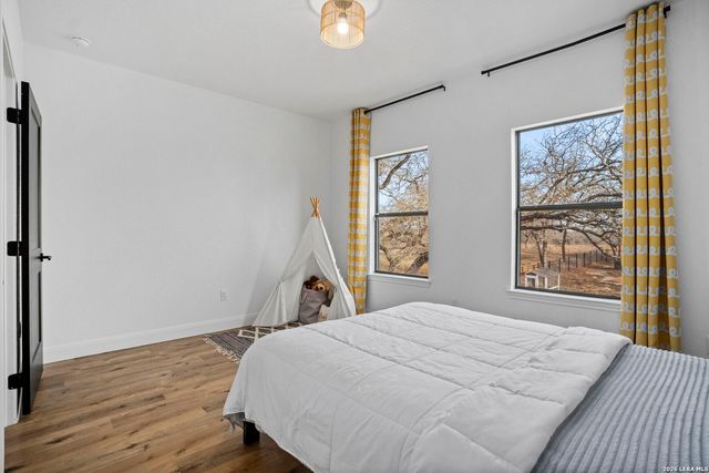 204 Oak Fields Dr.,, Floresville, TX 78114