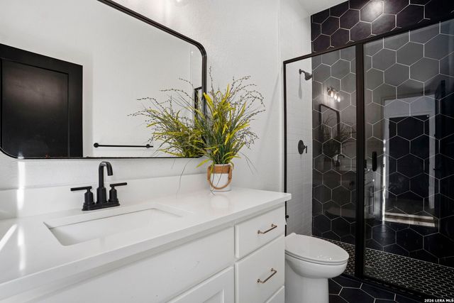 204 Oak Fields Dr.,, Floresville, TX 78114