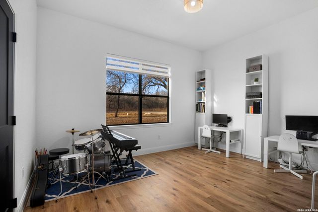 204 Oak Fields Dr.,, Floresville, TX 78114