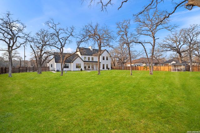 204 Oak Fields Dr.,, Floresville, TX 78114