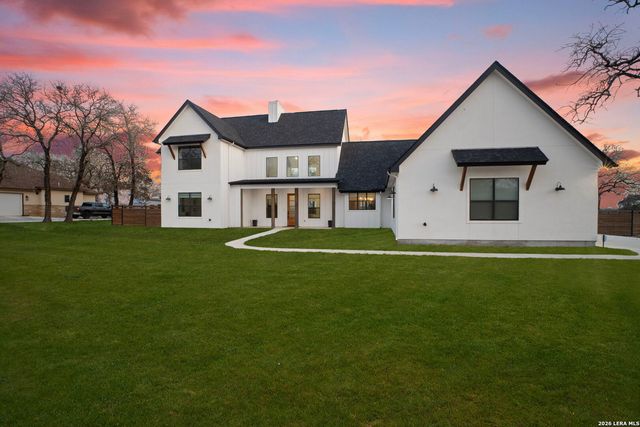 204 Oak Fields Dr.,, Floresville, TX 78114