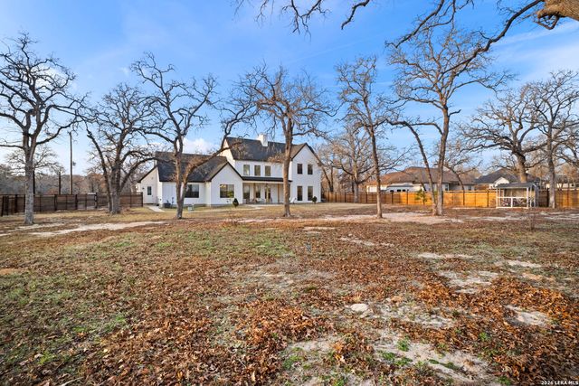 204 Oak Fields Dr.,, Floresville, TX 78114