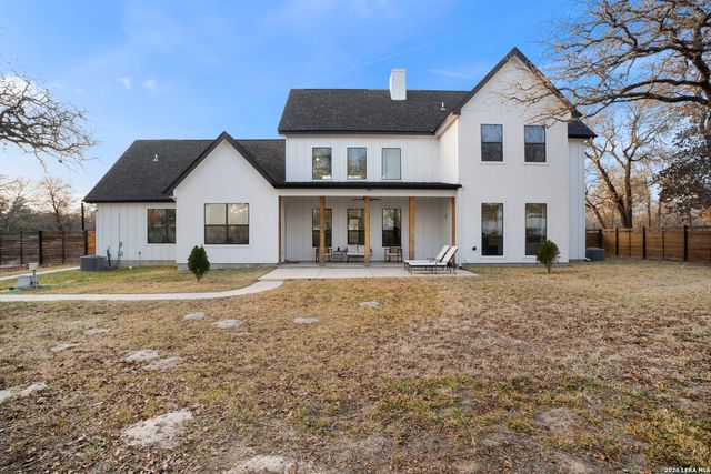 204 Oak Fields Dr.,, Floresville, TX 78114