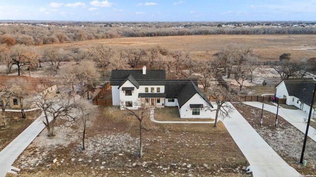 204 Oak Fields Dr.,, Floresville, TX 78114