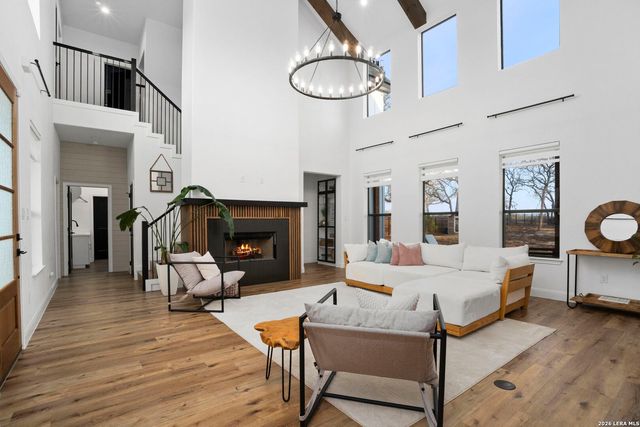 204 Oak Fields Dr.,, Floresville, TX 78114