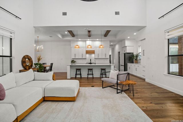 204 Oak Fields Dr.,, Floresville, TX 78114