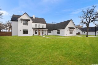 204 Oak Fields Dr.,, Floresville, TX 78114