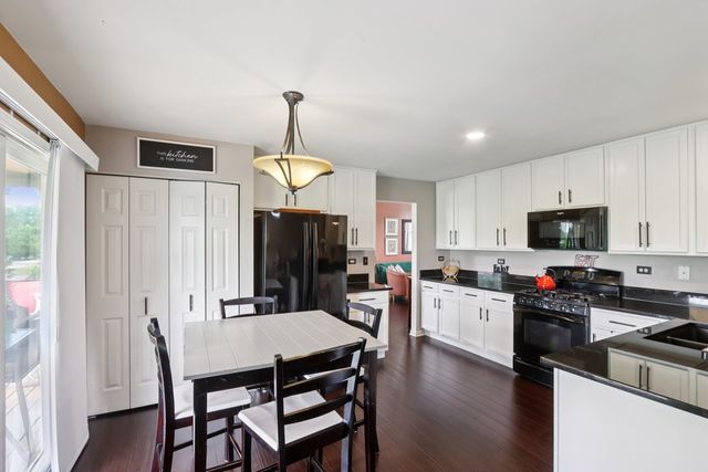2025 Westbury Lane, Aurora, IL 60502