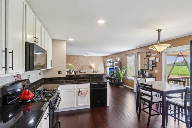 2025 Westbury Lane, Aurora, IL 60502