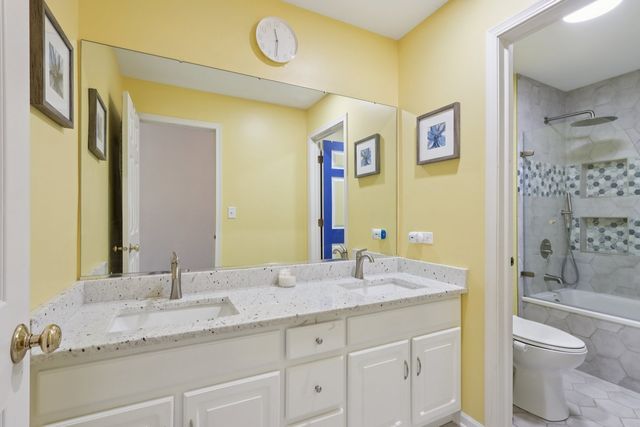 2025 Westbury Lane, Aurora, IL 60502