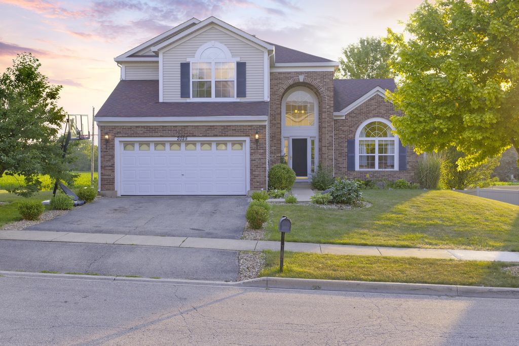 2025 Westbury Lane, Aurora, IL 60502