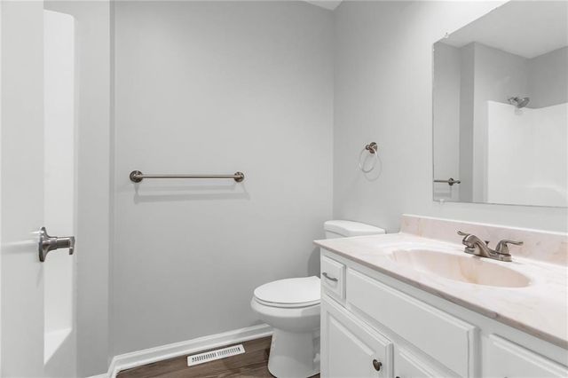 302 16th Avenue S, Greenwood, MO 64034