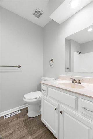 302 16th Avenue S, Greenwood, MO 64034