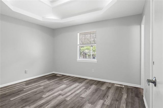 302 16th Avenue S, Greenwood, MO 64034