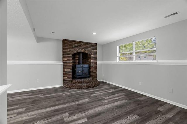 302 16th Avenue S, Greenwood, MO 64034