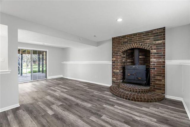 302 16th Avenue S, Greenwood, MO 64034