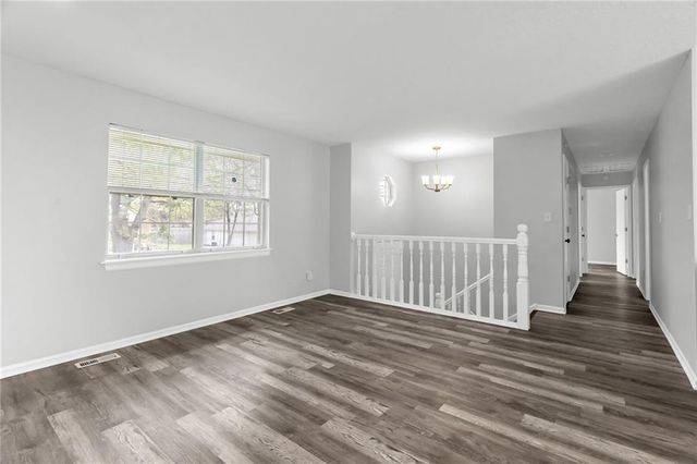 302 16th Avenue S, Greenwood, MO 64034