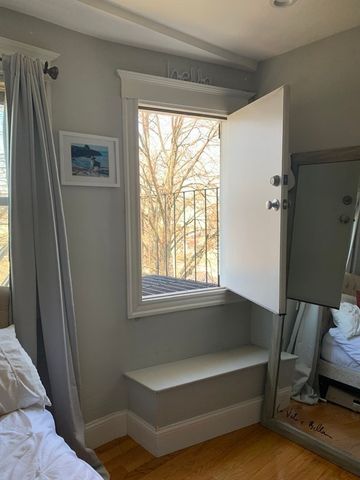 195 East Cottage 3, Boston, MA 02125