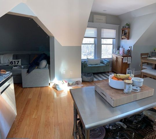 195 East Cottage 3, Boston, MA 02125