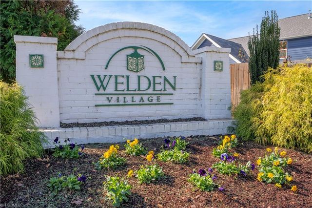 1626 Cross Village Avenue, Kernersville, NC 27284