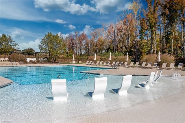 1626 Cross Village Avenue, Kernersville, NC 27284