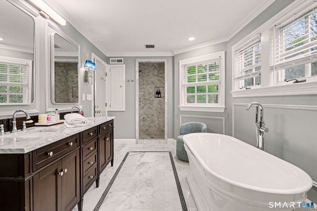 66 Gate Stone Lane, Fairfield, CT 06824