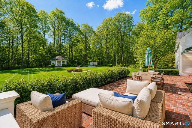 66 Gate Stone Lane, Fairfield, CT 06824