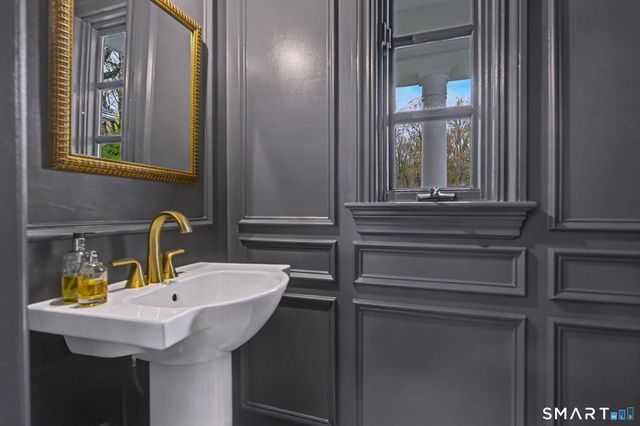 66 Gate Stone Lane, Fairfield, CT 06824