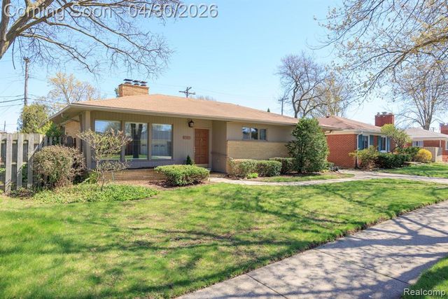 30712 Champine Street, Saint Clair Shores, MI 48082