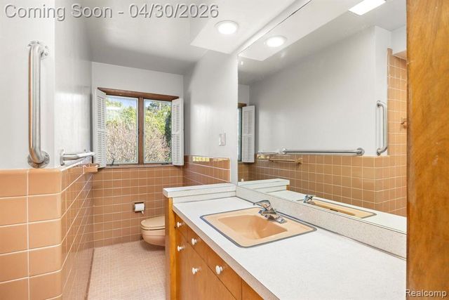 30712 Champine Street, Saint Clair Shores, MI 48082