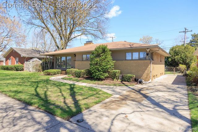 30712 Champine Street, Saint Clair Shores, MI 48082