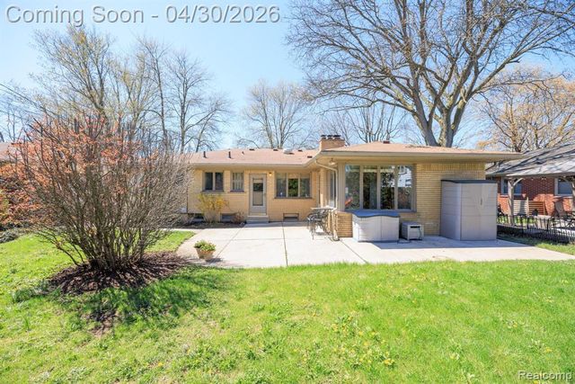 30712 Champine Street, Saint Clair Shores, MI 48082