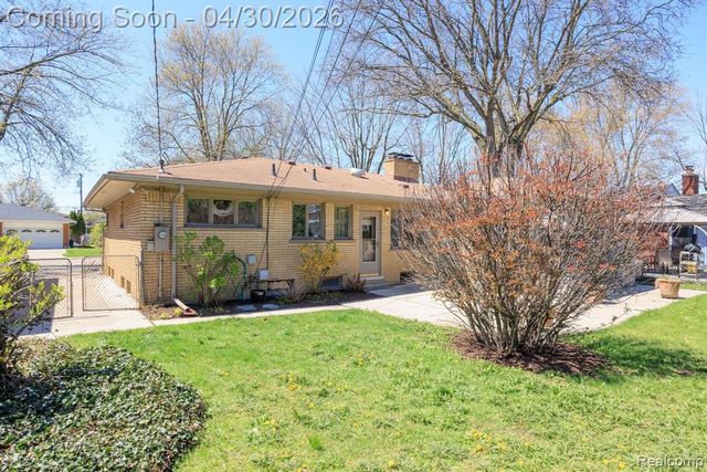 30712 Champine Street, Saint Clair Shores, MI 48082